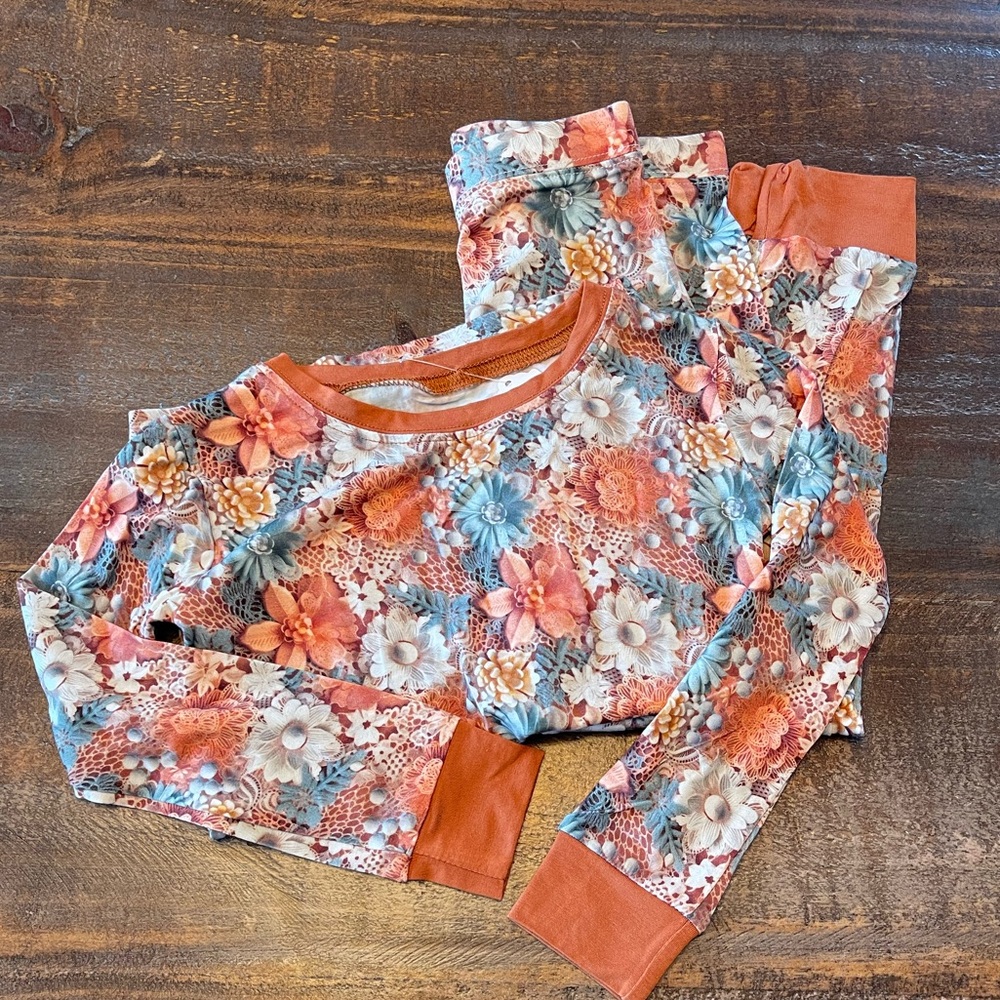 Flowered pajama set